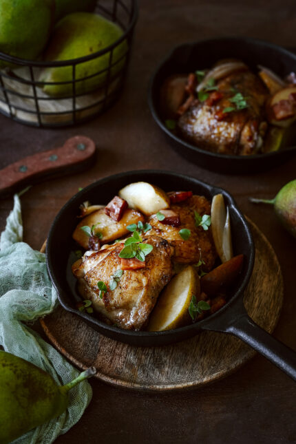 Pečené Kuriatko s Hruškami a Slaninkou